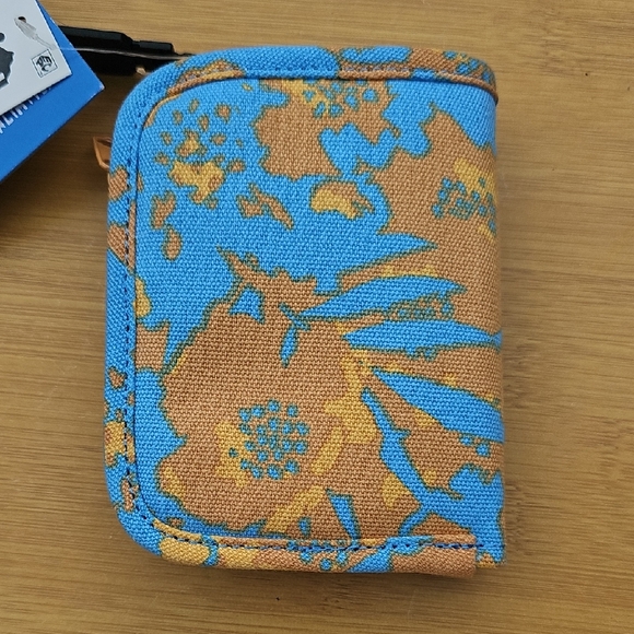 Kavu Blue and Tan Wallet - Picture 2 of 11
